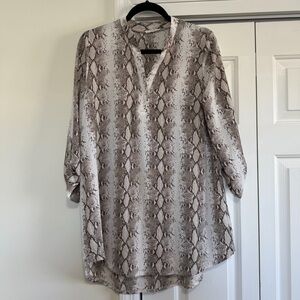 JODIFL Snake Skin Print Off White Gray Tunic Size Medium